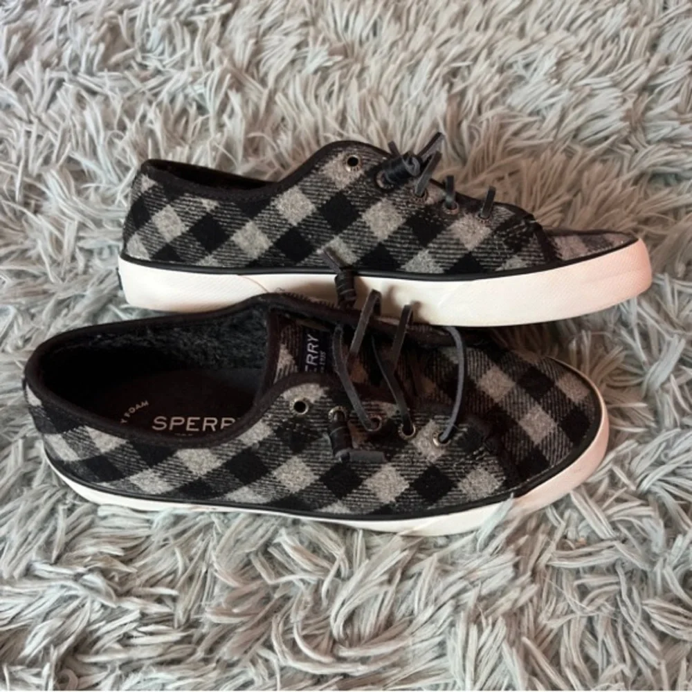 Buffalo Check Pier View Sneakers